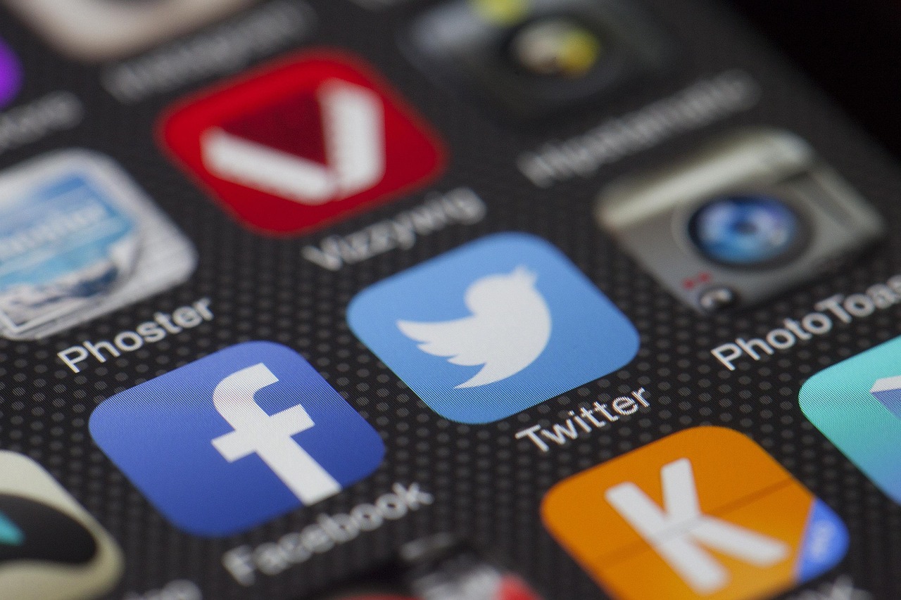 entdecken sie die welt der sozialen medien! erfahren sie, wie sie ihre marke effektiv präsentieren, mit ihrer zielgruppe interagieren und den einfluss von plattformen wie facebook, instagram und twitter maximieren können.