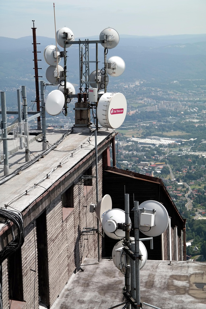 entdecken sie die neuesten innovationen und anwendungen der satellitentechnologie für kommunikation, navigation und erdbeobachtung.