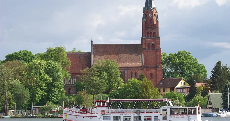 Sehenswürdigkeiten rund um die Müritz: was außerhalb von Waren liegt