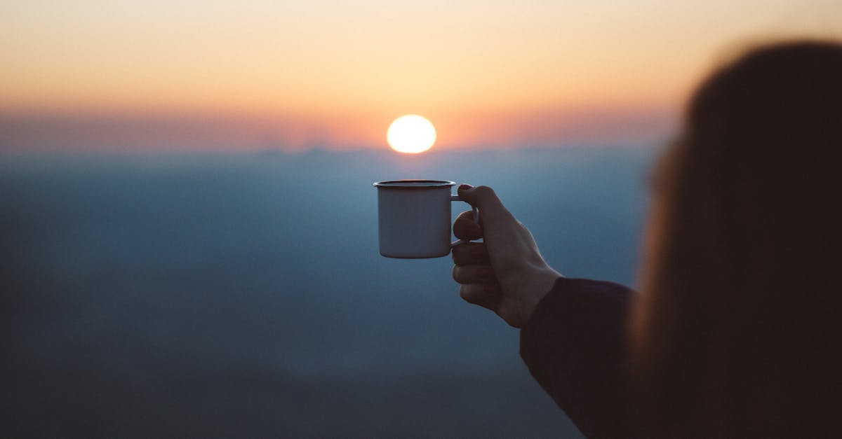 entdecken sie die kunst des slow living: ein lebensstil, der achtsamkeit und entspannung fördert. erfahren sie, wie sie mehr freude im alltag finden und stress abbauen können, während sie sich auf das wesentliche konzentrieren.