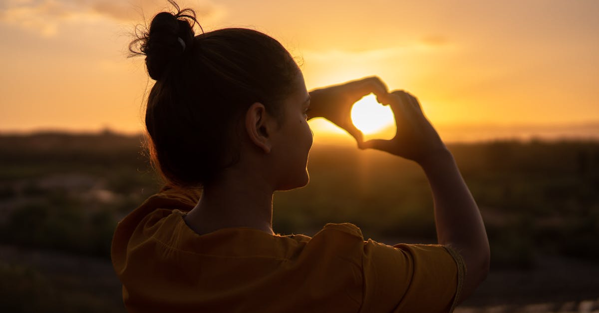 entdecken sie die bedeutung von glück: tipps, wie sie im alltag mehr zufriedenheit finden, wissenschaftliche hintergründe zur lebensfreude und inspiration für ein erfülltes leben.